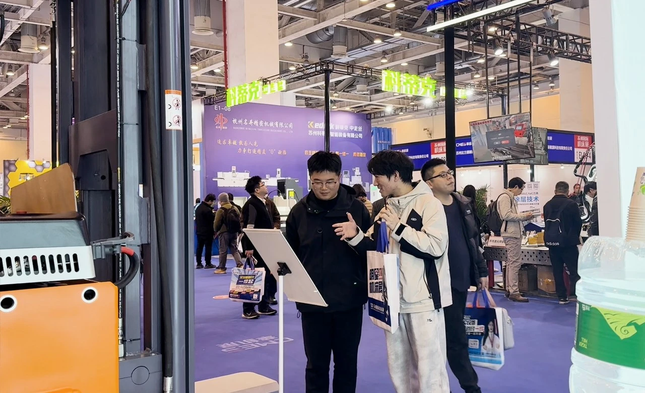 卓一多款车型闪耀苏州国际机床展，现场热度持续升温！