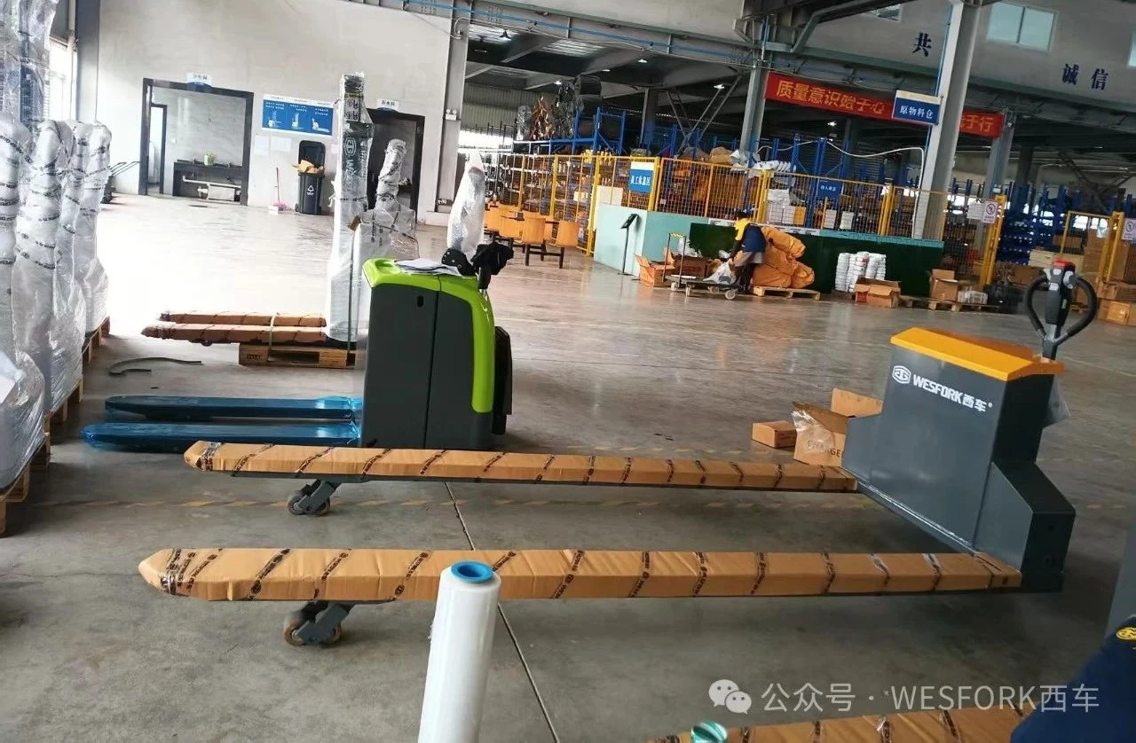 凯傲集团在2025 LogiMAT上展示物理人工智能解决方案