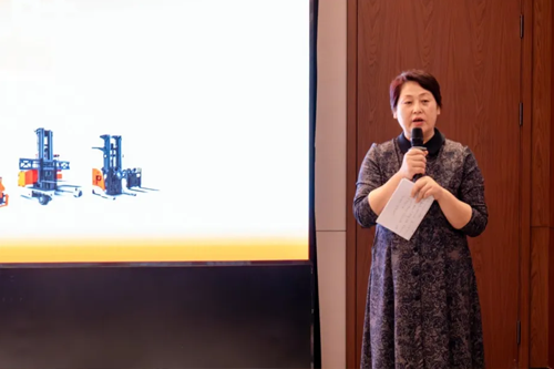 卓一智能叉车VNA窄巷道产品技术交流会（东部宁波站）圆满收官