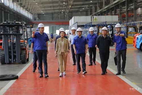 安徽叉车集团公司外部董事一行深入江淮重工调研指导