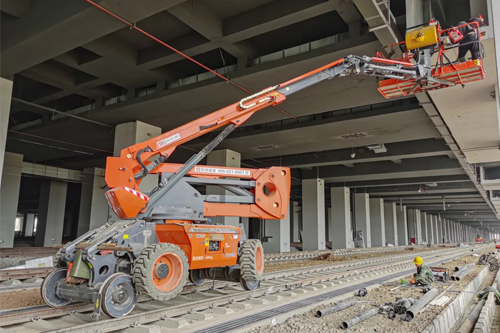 租赁公司必备丨长租期、高租金，认准鼎力轨道高空车！