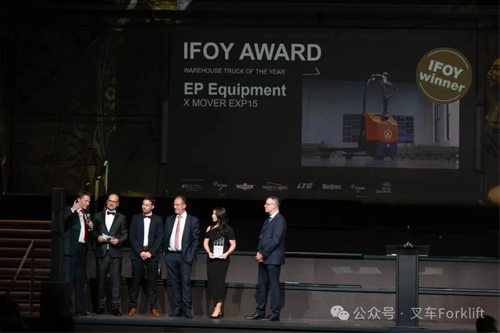 荣获 2025 IFOY 年度大奖！中力自动搬运车展中国风采！