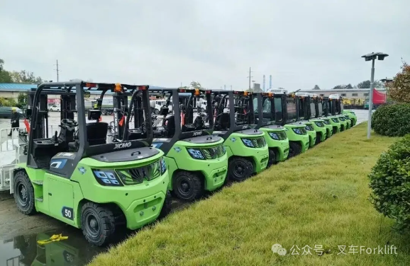 徐工孔雀大吨位叉车，“上岗”湖南钢铁厂