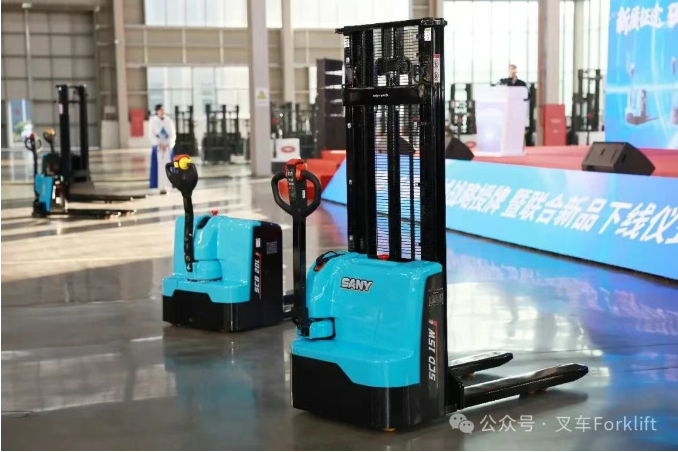 新质征途 强强聚力 | 三一机器人&强盛机械战略授牌暨联合新品下线仪式成功举行