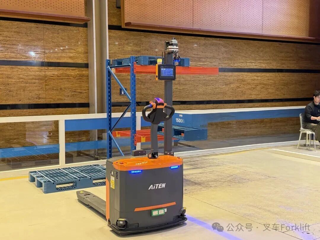 韩国现场 中国之音丨AiTEN具身智能机器人于SFAW 2026展定义行业新标杆