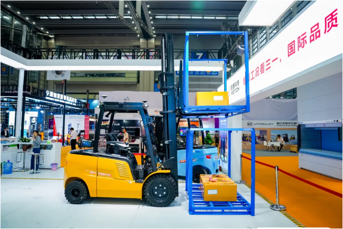 LogiMAT China | 树根科技旗下物流机器人以智慧解决方案赋能物流
